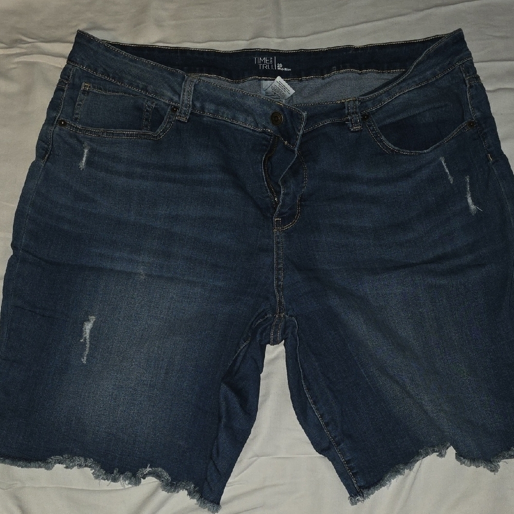 Time & Tru Blue Denim Fringe Shorts